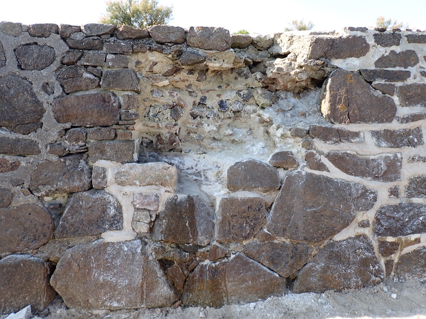 brèche à combler sur le mur de garantie
