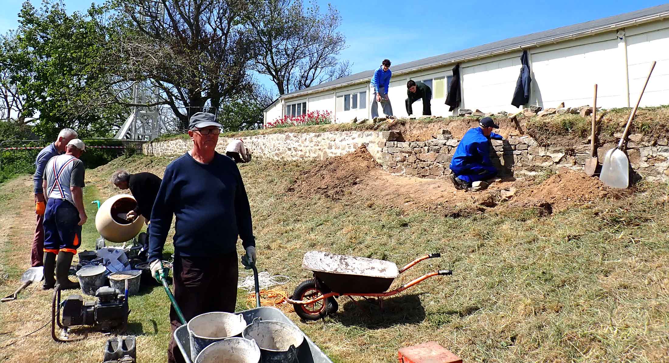 chantier bénévoles LPMH à la Hougue
